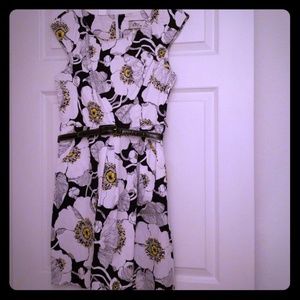 Classic style floral dress with belt